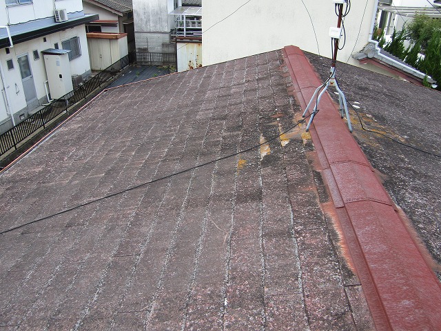 劣化した屋根