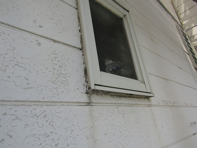 窓枠シーリングの劣化