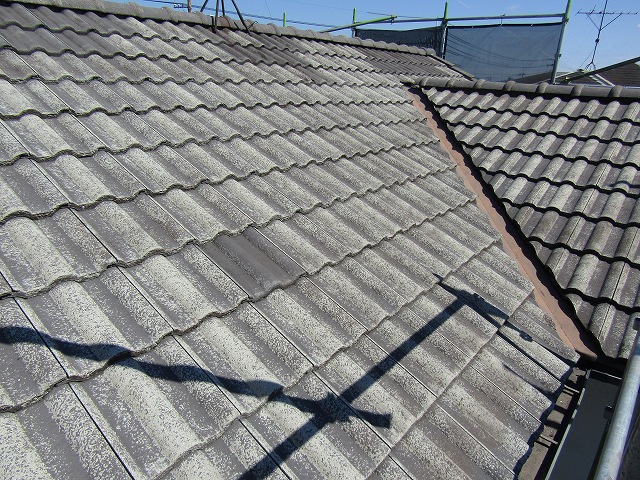 スラリー層を除去した屋根