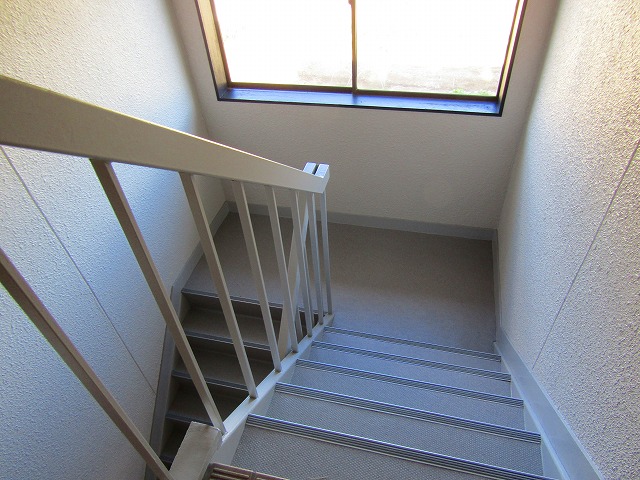 階段の長尺シート張り完成