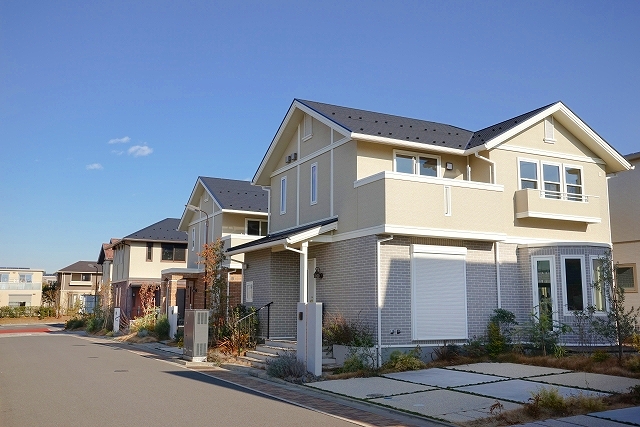 きれいな住宅が並んでいる写真