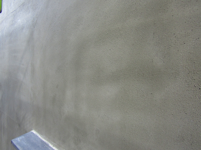 モルタルを施工した外壁