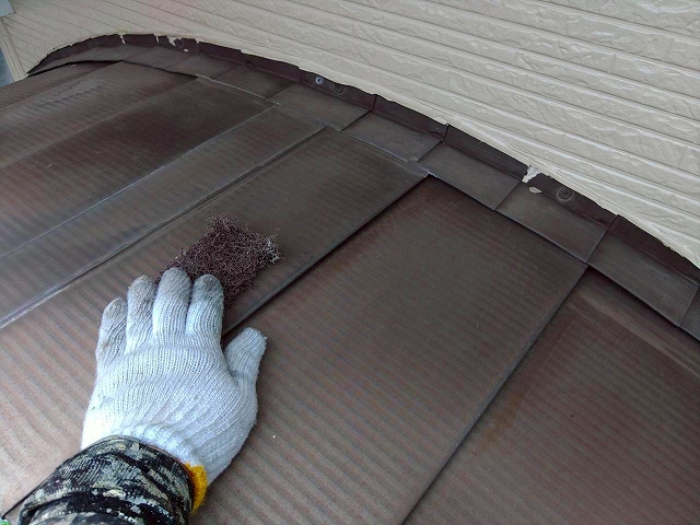 板金部のケレン作業