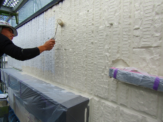 外壁塗装　上塗り塗装