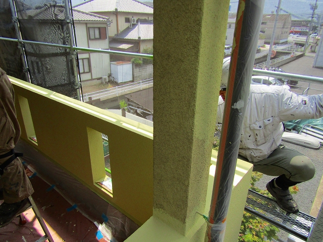 外壁の上塗り塗装