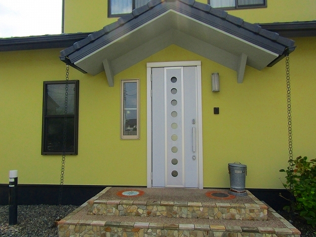 外壁塗装玄関回り完成