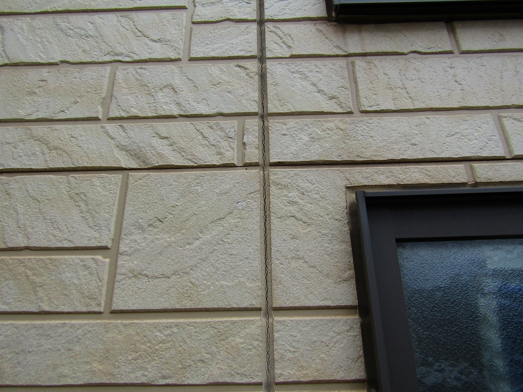 外壁コーキングが劣化し切れている