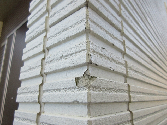 外壁の欠けや剥がれ