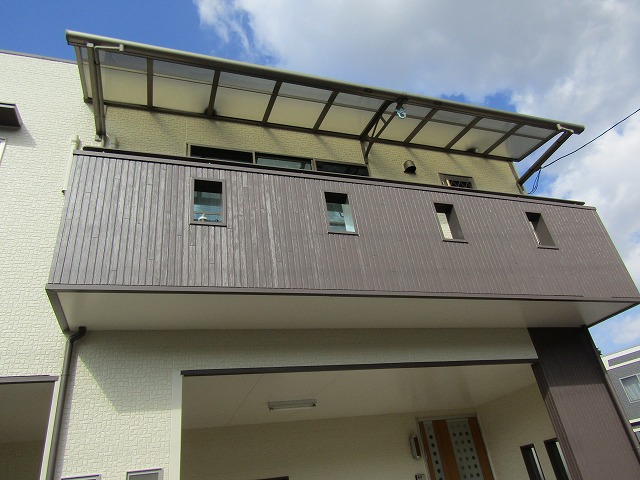 ツートンカラーの外壁完成