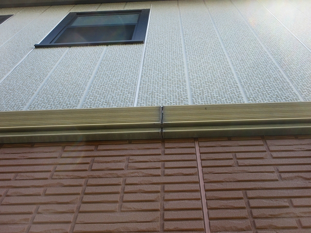 外壁の色褪せと汚れ