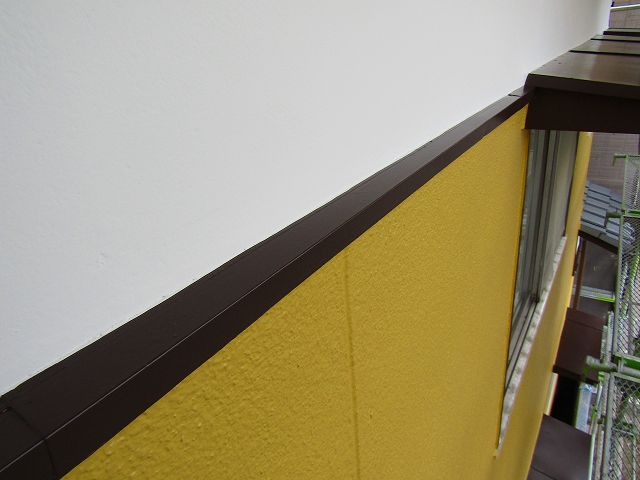 外壁水切りの美しいライン