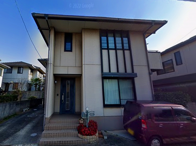 外壁塗装前の玄関側