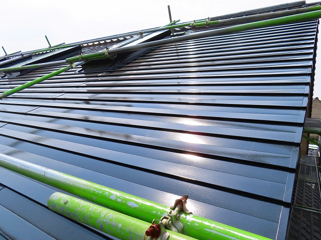 板金屋根の塗装完成