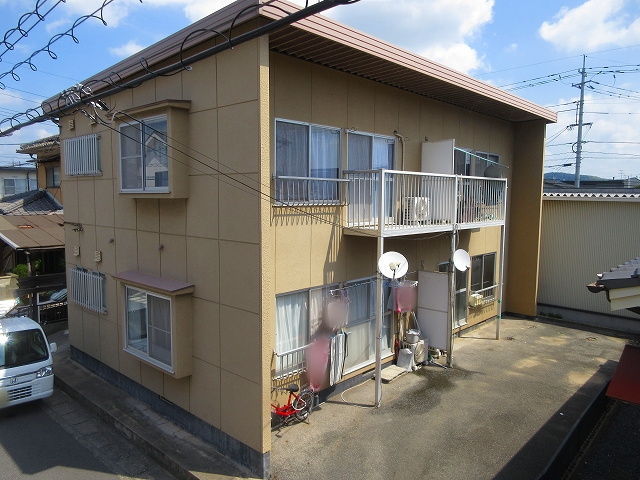 倉敷市上東のアパート塗装工事施工前