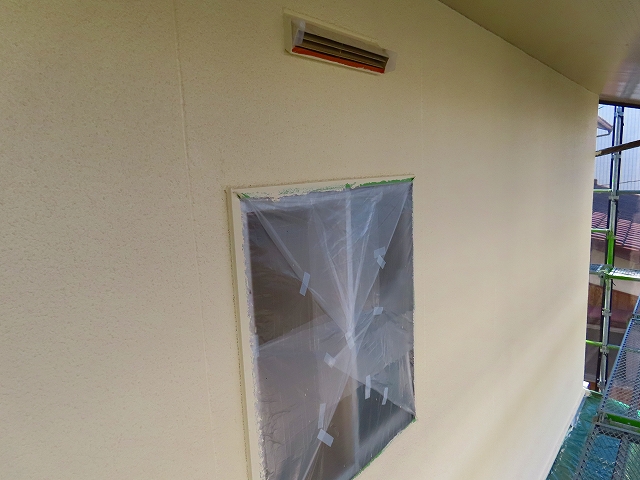 外壁はアイボリーのカラー