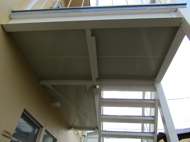 パンチングメタル張り工事