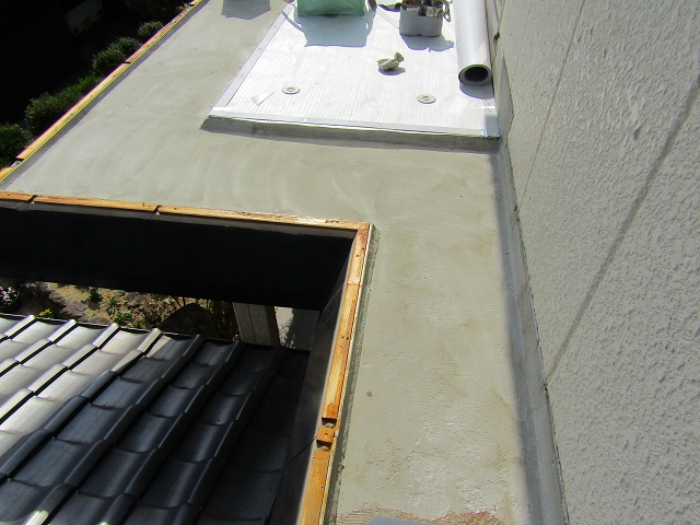 下地調整にカチオンフィラーで整える